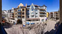 100 ft. to Gondola! Heart of Lionshead! Views, Fireplace, Balcony, Parking!