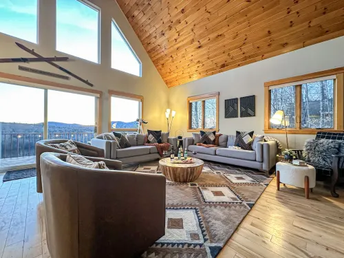 Sunday River House~HTub~Firepit~Wood Stove~Gondola~Move Rm~Amazing Views~Dogs Ok