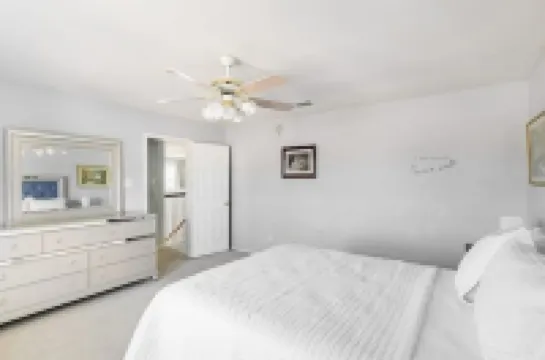 4Bedroom with King bed/ Suite Downstairs