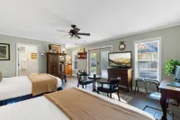 Private Lakefront Spread: BigH2O, Smokehouse, Spa, Firepits, Fence, PETS Hotels in Putnam County