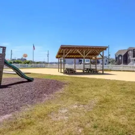Fun in the Sun on Topsail Island at the Pelican Pad: A cozy oceanfront condo