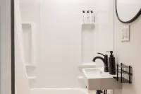 Little Elk Cabin ~ Hot Tub, Ski, Relax!