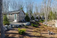 Mid-Coast Maine cabin less than an hour from Acadia NP! New Sauna! Cabin #3 Pine - 小木屋