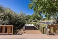 Riverside Retreat Aztec -Tiny Home on the Animas River. 30 minutes to Durango!