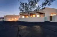 Double D Ranch- Heated Pool, Hot Tub & Endless Views!