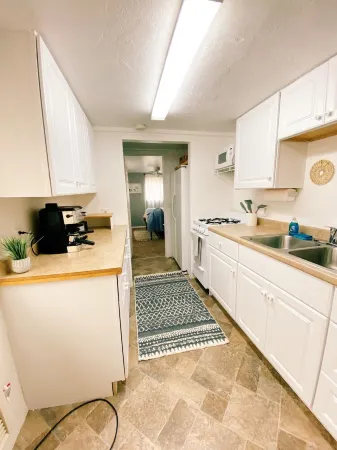 Chic & cozy 1 bedroom guest-house