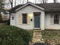 Five Minutes from Keeneland! Hotels in Woodford County