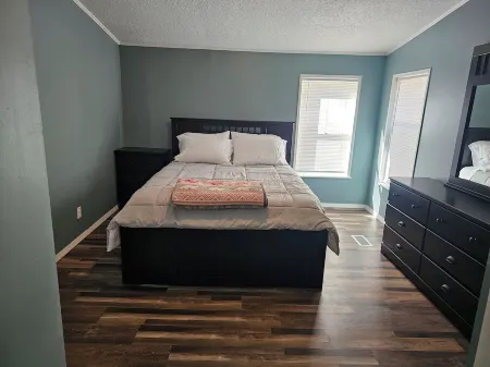 Red Oak Retreat - Cabin on the Water Отели в г. Lincoln County