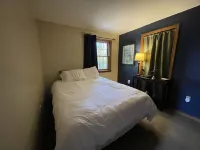 Bright, Large, Spacious Family Home Hotels in Keene