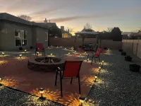 ABQ Home Overlooking Mountain- Near Sandia Tramway + Balloon Fiesta Hotels near Speedway