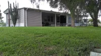 Renovated,clean,comfortable,trailer on canal with Lake Okeechobee access.