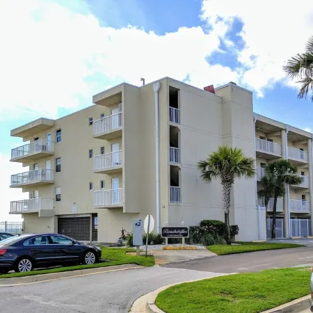 Oceanfront Condo! Patio to Lawn, Stay Right at the Beach!