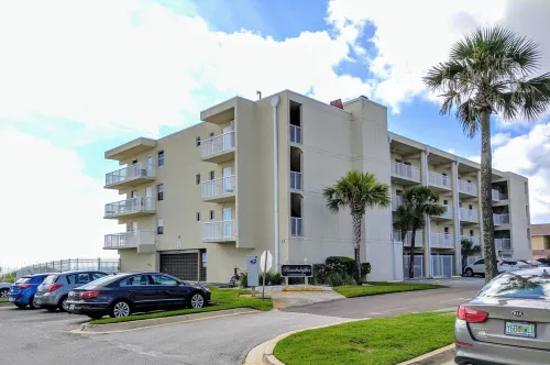 Oceanfront Condo! Patio to lawn, stay right at the beach! + 2 Bikes!