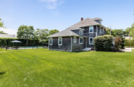 Southampton Village Renovated Sun-filled Charming Home, Heated Salt water Pool Hotels near Enramada Restaurant