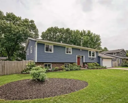 Elegant Space–Premium Kitchen–Spacious & Ideal for Gathering w/ Friends & Family Hotels in Middleton