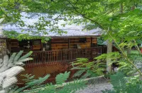 Private - Spacious- Creek Lined Cabin