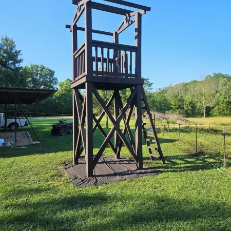 Bunkhouse in the Ozarks with access to Creek Pavilion and close to Rockbridge