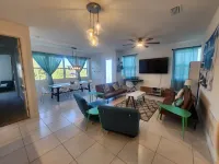 Brand New Home☆ Treetop Sunsets~ Private Pool~Group Trip!