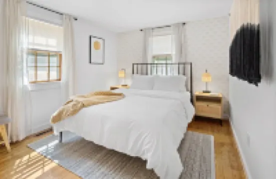 Newly renovated home near beaches with fire pit, AC, electric vehicle charging
