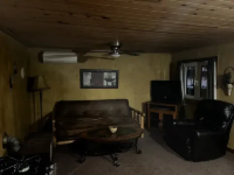 Loons Lodge Cabin at Castles Resort is right on the Mille Lacs Lake !