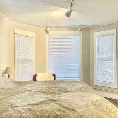 Historical 2 Bedroom House Perfectly Located in the Heart of Downtown Bozeman Rooms
