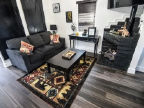 Cozy modern little cabin in Crestline Hotels in Crestline