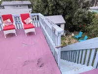 Surf Shack - Soak up the Sun!