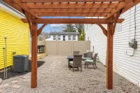 Miami Pearl: 3BR Themed Rooms-Game and Movie Room! Hotel dekat Charleston Falls Preserve