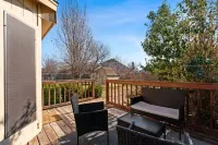 Comfy King Bed & Big Yard - Near Round Rock Donuts