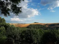 Casa di charme in a casolare di pietra con giardino privato