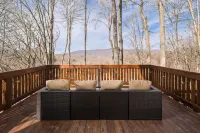 Tranquil & Stylish ~ Near Skiing ~ Hot Tub ~ Views