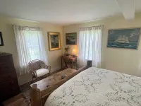 Charming Newly-Renovated Waterfront Cottage in Lubec Hotels in Lubec
