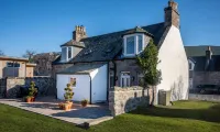 Contemporary Cottage in Ballater Village Các khách sạn gần Knock castle