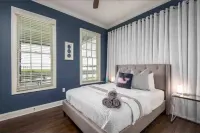 Sky View on False River Sunset     LSU 45 Minutes Away Hotels in Pointe Coupee Parish