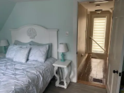 West Harwich- Cozy Cape House walking distance to Dennis Port & Bell's Neck path Hotels in Harwich