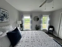Stylish Cozy Home with Gorgeous Views! Hotels in Saugerties