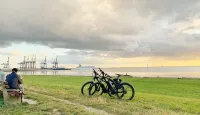 Modern vacation apartment directly on the North Sea dike