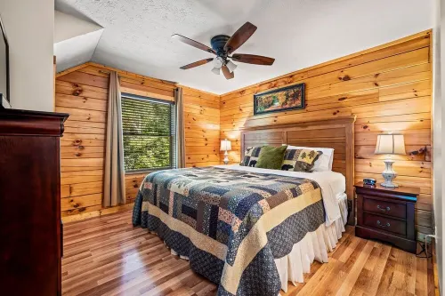 Get Cozy for the Holiday’s! Sleeps 4