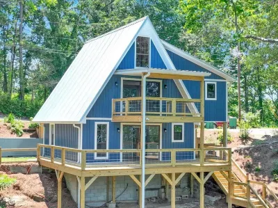 Smith Lake Cabin