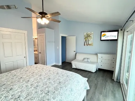 Cape Happy Hour on pond w/Gulf View: 115 steps to beach and beachfront pool