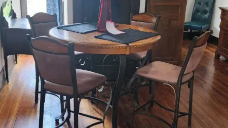 A real charmer built in 1915 , pet friendly , located next to  Mark Twain lake.