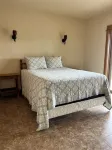 Wild Rose River Level Apartment With Private Acre Pond
