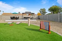 Your Home Away from Home: Pool, Games, Hot Tub, Mini-Golf, BBQ, Luxury Home