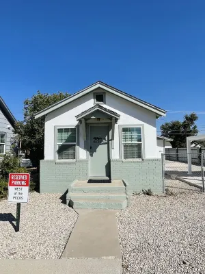 Cozy little home "West of the Pecos Hotels in Carlsbad