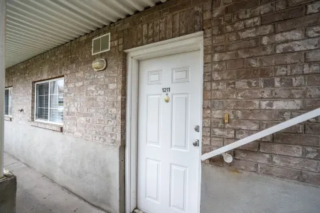 The Cozy Farmhouse Condo