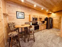 New Custom Designed Country Dwelling Close to Town