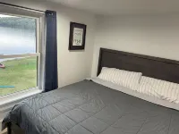 Lakefront Living. Kayak while bald eagles soar above and loons call out. Các khách sạn ở Raymond