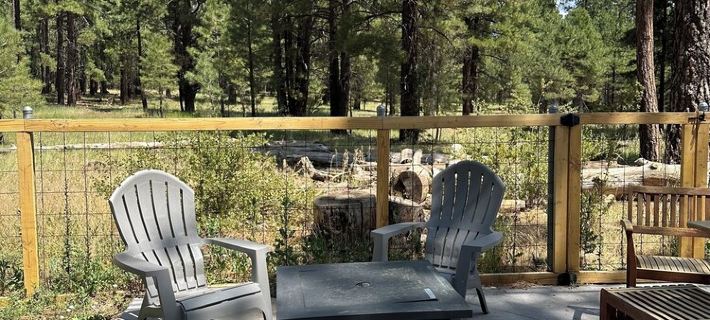 Cheerful two bedroom cottage with hot tub. Hotels in Coconino County