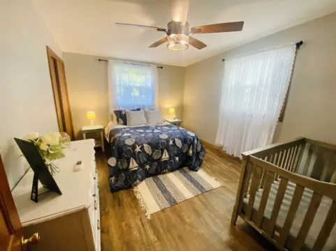 Lake Views, steps to Lake! Two story home, professionally decorated! Sleeps 6!