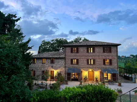 Lux Gated Estate Villa w/ Private Pool Umbria/Borders Tuscany